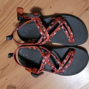 Kids Chacos, size 2, melon and gray color